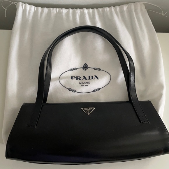Prada Handbags - Prada Black leather handbag